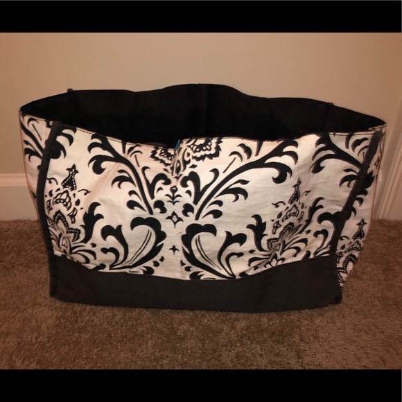 Alpha Xi Delta carry tote. - Picture 2 of 4
